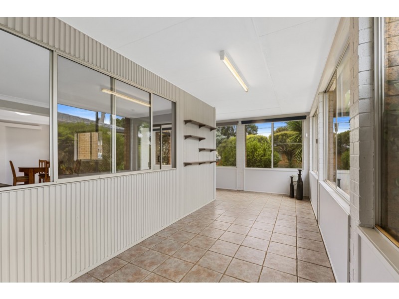 9 Talinga Street, Mount Lofty QLD 4350