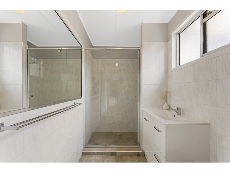 9 Talinga Street, Mount Lofty QLD 4350