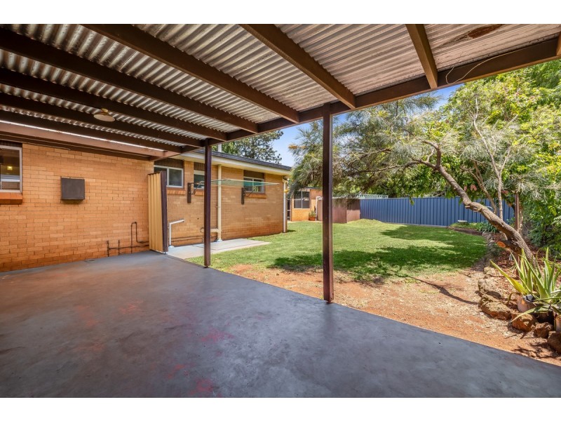 9 Talinga Street, Mount Lofty QLD 4350