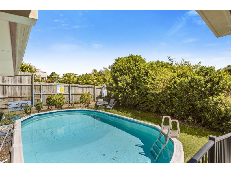 25 Charlton Place, Regents Park QLD 4118