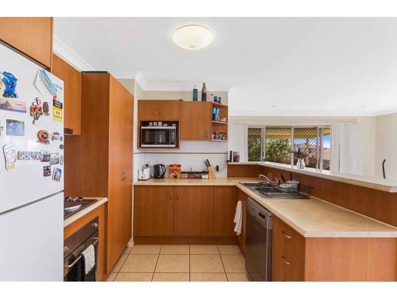 25 Charlton Place, Regents Park QLD 4118