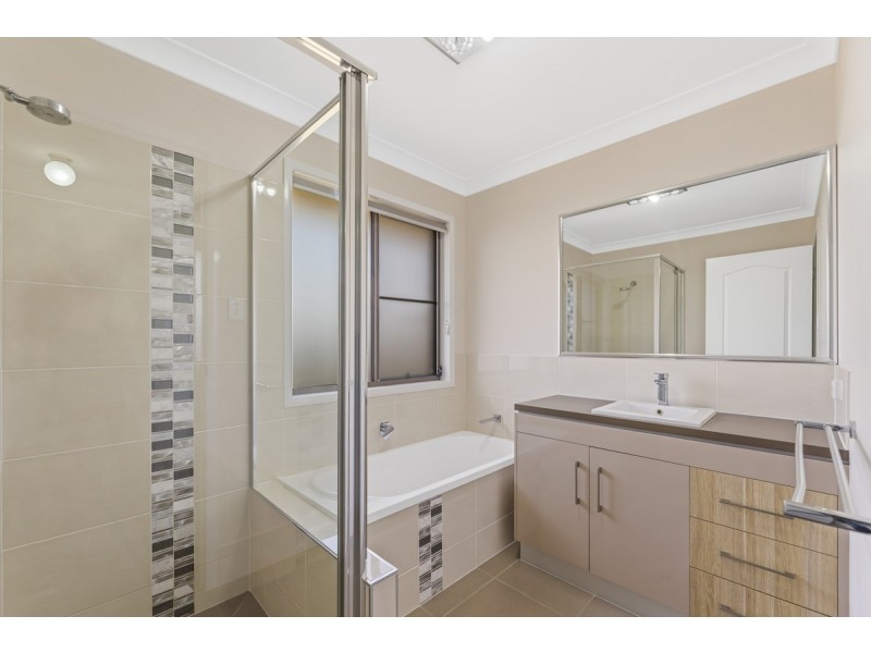 1/10 Owl Court, Kleinton QLD 4352