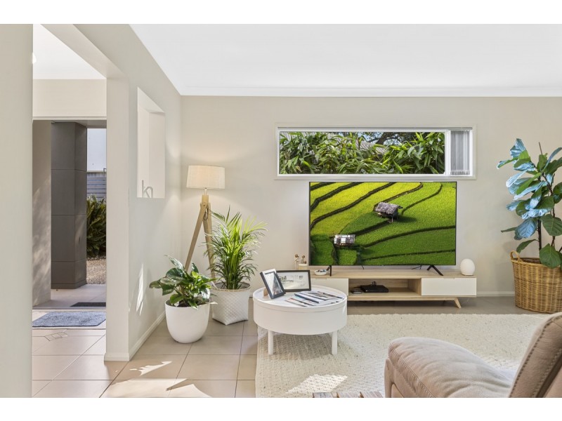 2/1 Barry Street, Mount Lofty QLD 4350