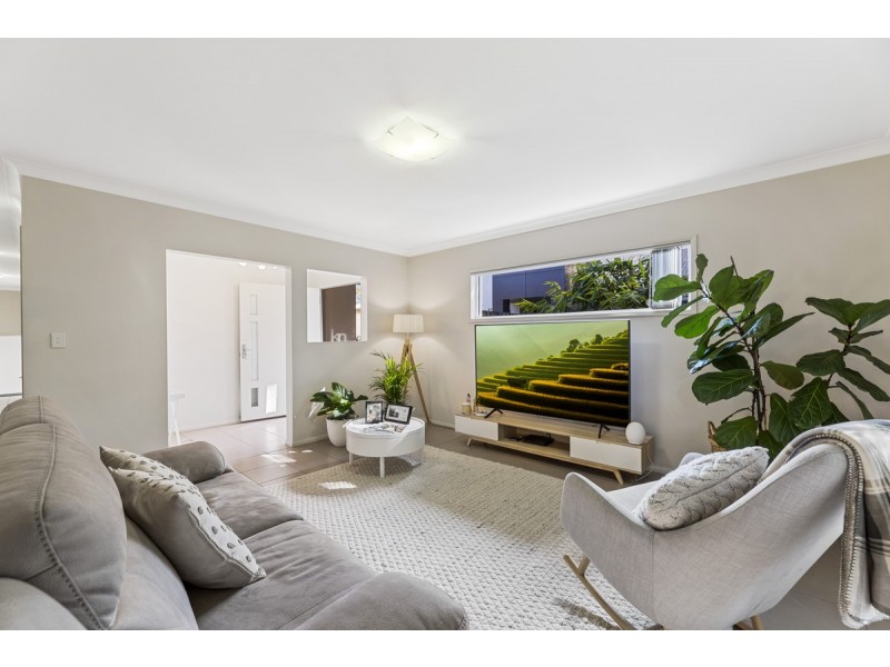 2/1 Barry Street, Mount Lofty QLD 4350