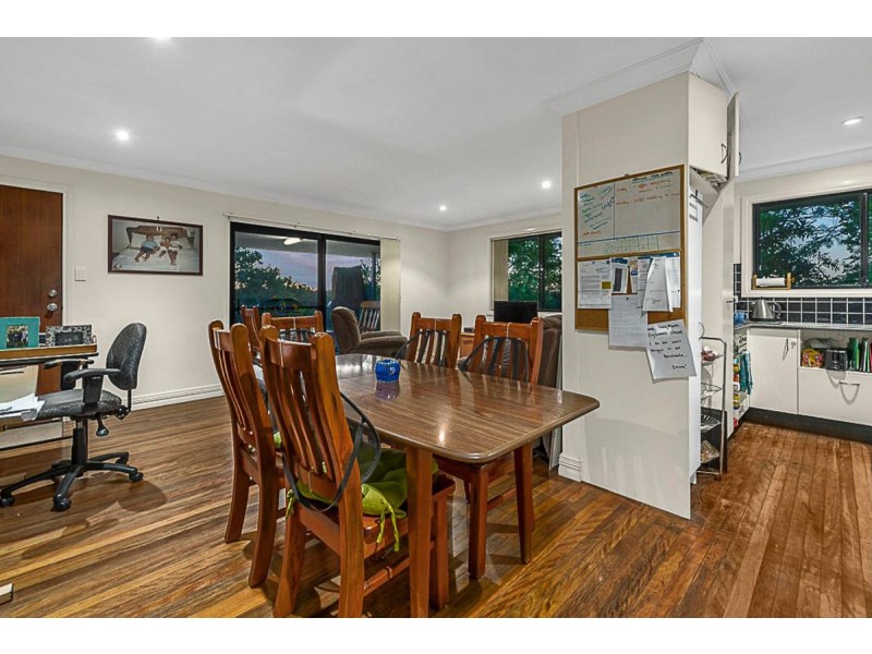 9 Halton Street, Stafford Heights QLD 4053