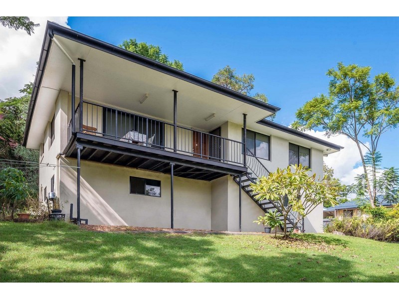 9 Halton Street, Stafford Heights QLD 4053