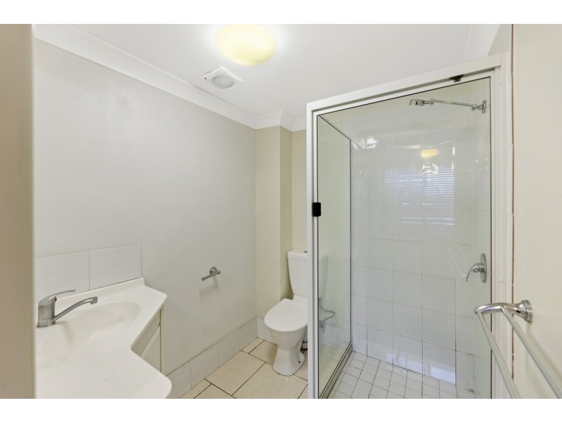 1/1-3 Uniplaza Court, Kearneys Spring QLD 4350