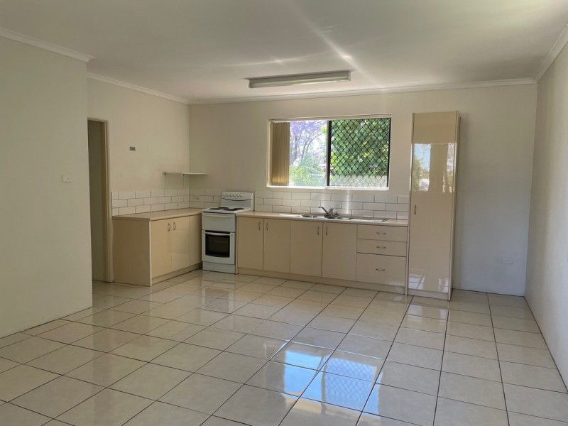 2/277A James Street, Newtown QLD 4350