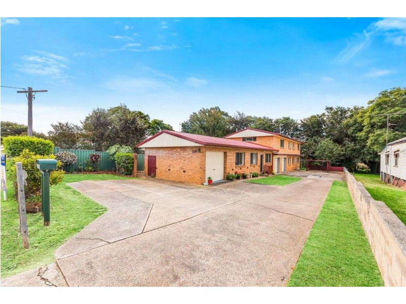 2/277A James Street, Newtown QLD 4350