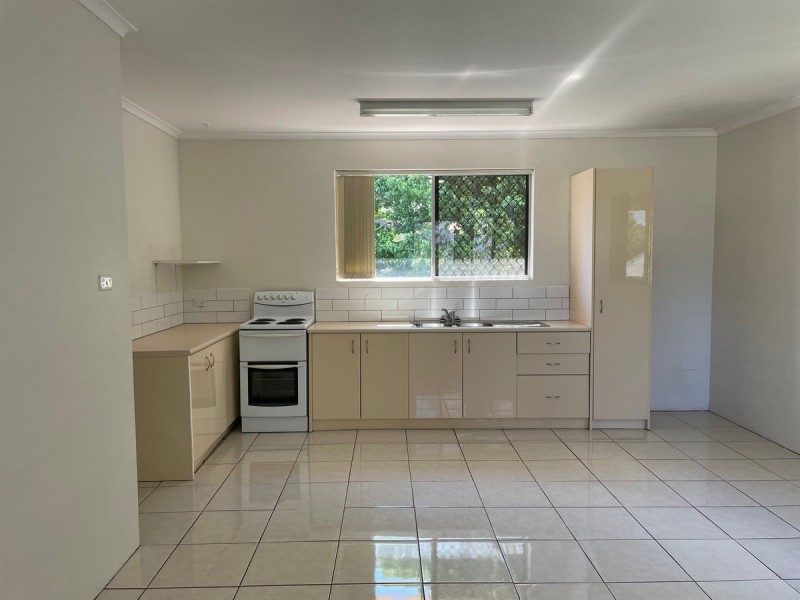 2/277A James Street, Newtown QLD 4350