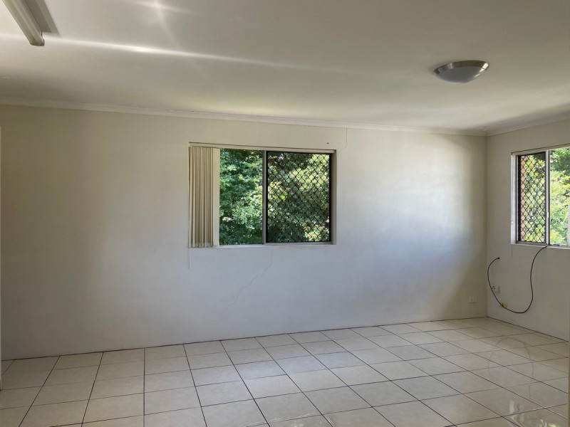 2/277A James Street, Newtown QLD 4350