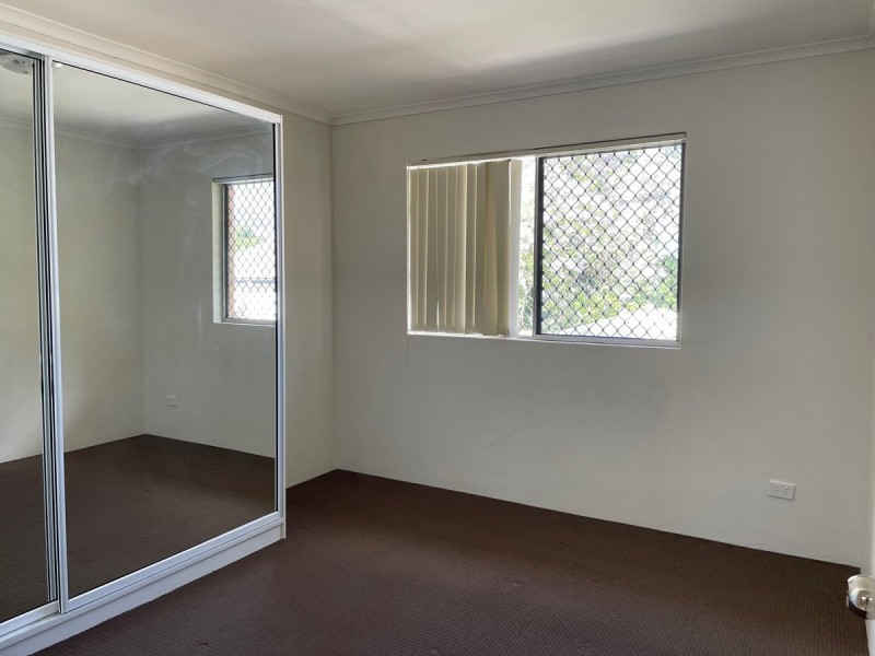 2/277A James Street, Newtown QLD 4350