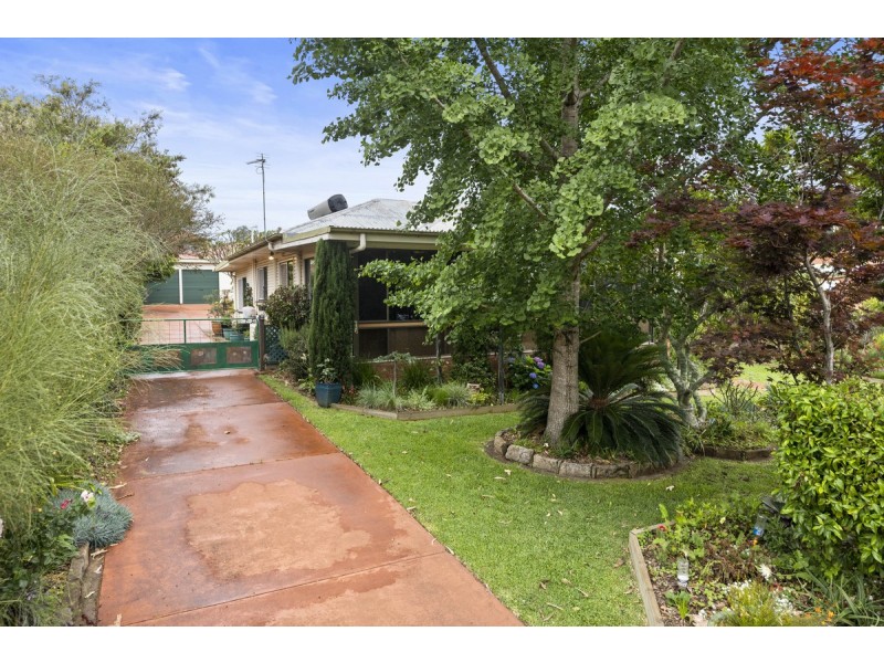 6 Wyndham Street, North Toowoomba QLD 4350