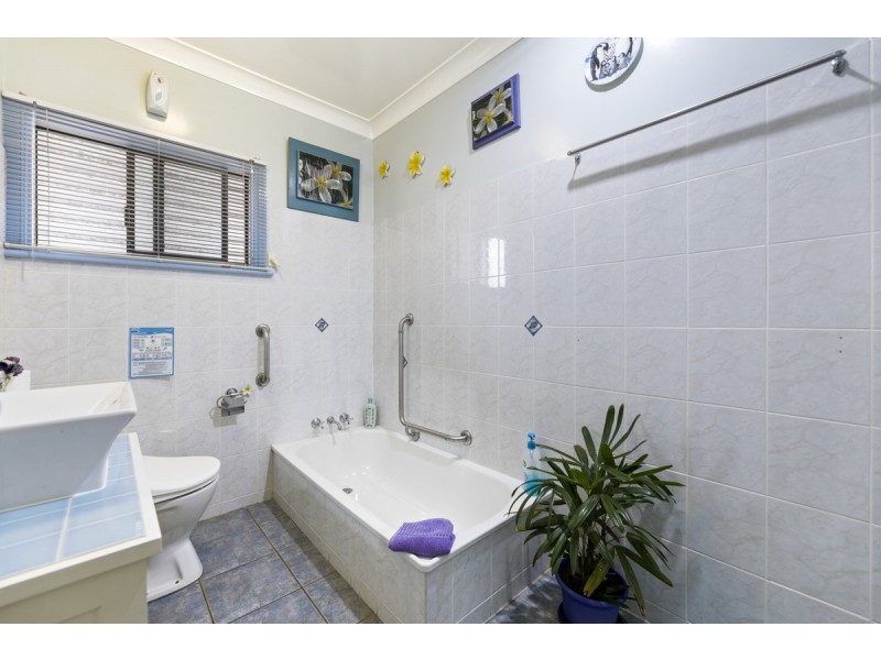 6 Wyndham Street, North Toowoomba QLD 4350