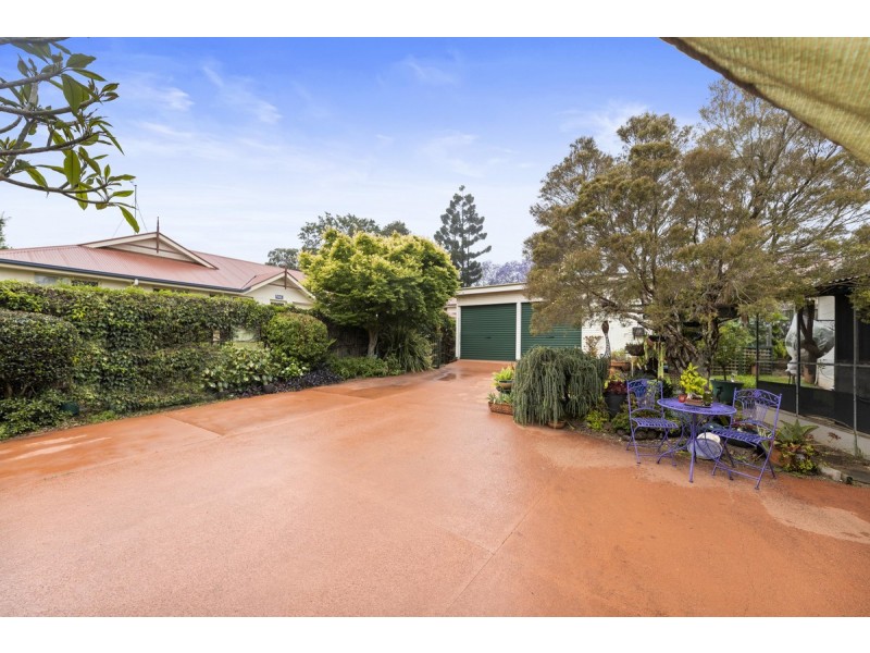 6 Wyndham Street, North Toowoomba QLD 4350