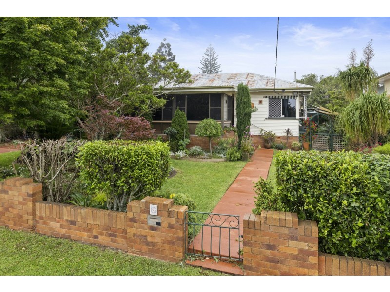 6 Wyndham Street, North Toowoomba QLD 4350