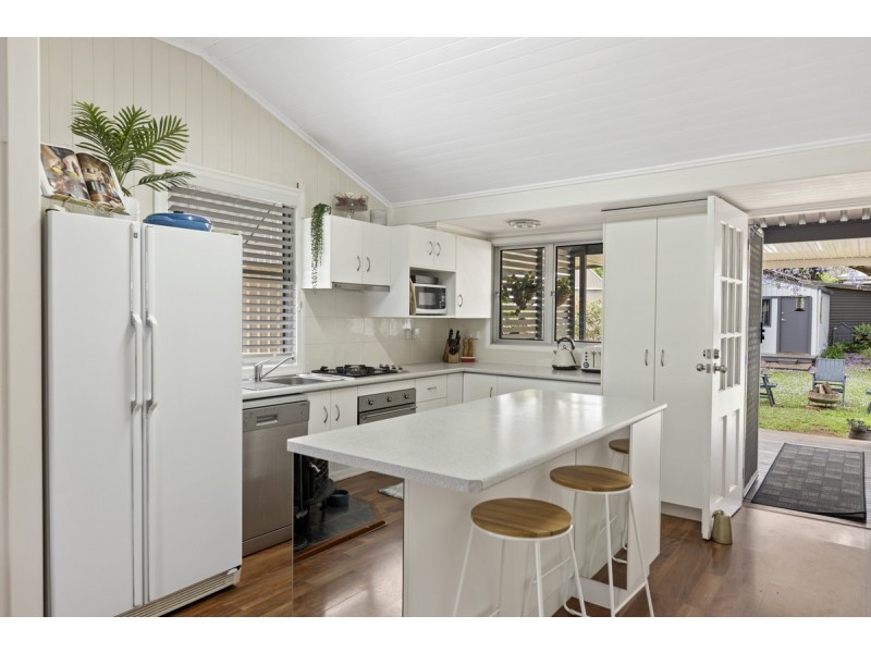 26 Henderson Street, Newtown QLD 4350