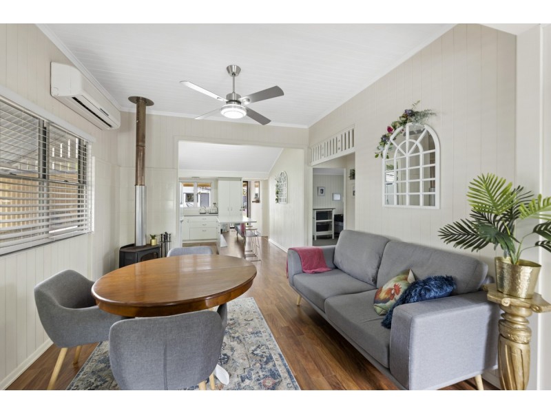 26 Henderson Street, Newtown QLD 4350