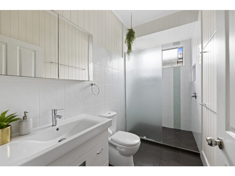 26 Henderson Street, Newtown QLD 4350