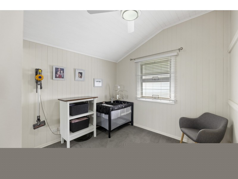 26 Henderson Street, Newtown QLD 4350