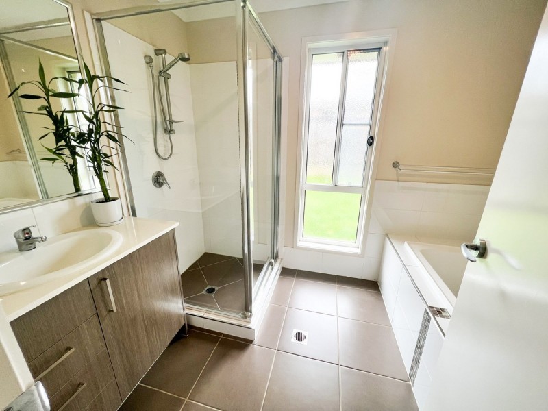 11 Wandoo Crescent, Westbrook QLD 4350