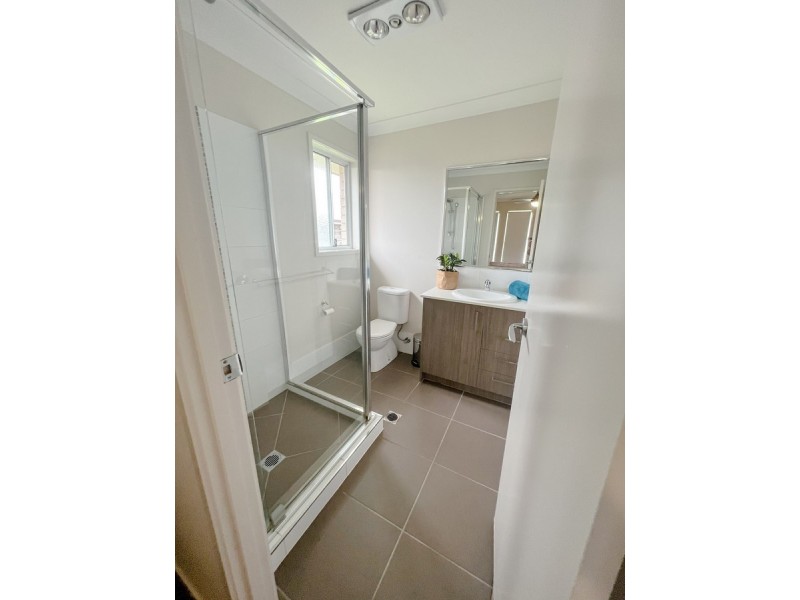 11 Wandoo Crescent, Westbrook QLD 4350