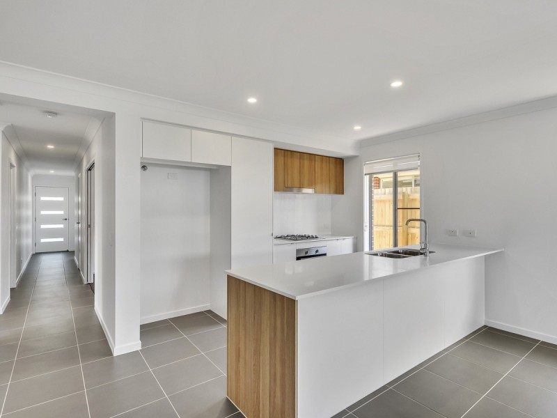 13 Austin Way, Park Ridge QLD 4125