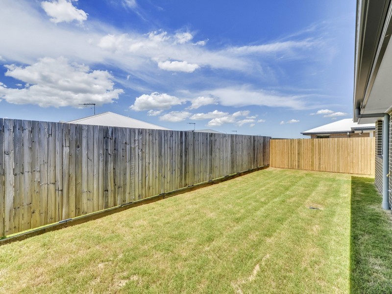 13 Austin Way, Park Ridge QLD 4125