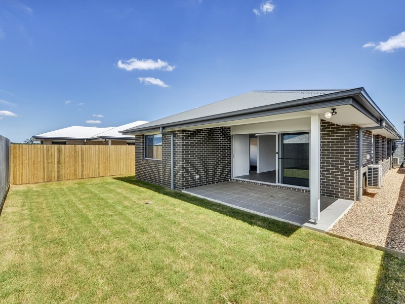 13 Austin Way, Park Ridge QLD 4125