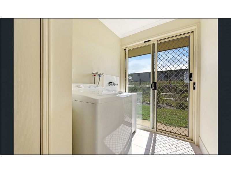 92 Peters Road, Meringandan West QLD 4352