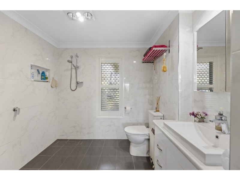 15 Risdon Street, Newtown QLD 4350