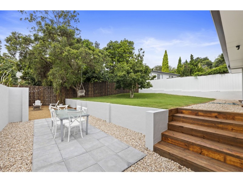 37 North Street, Mount Lofty QLD 4350