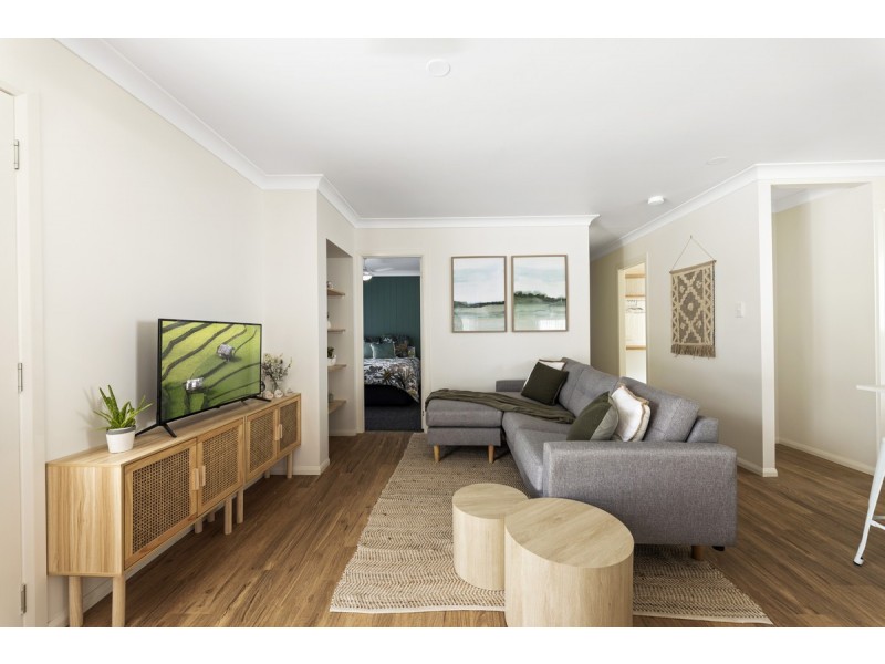 37 North Street, Mount Lofty QLD 4350