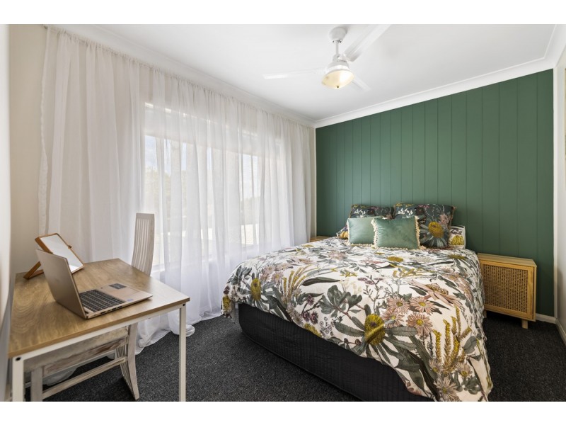 37 North Street, Mount Lofty QLD 4350