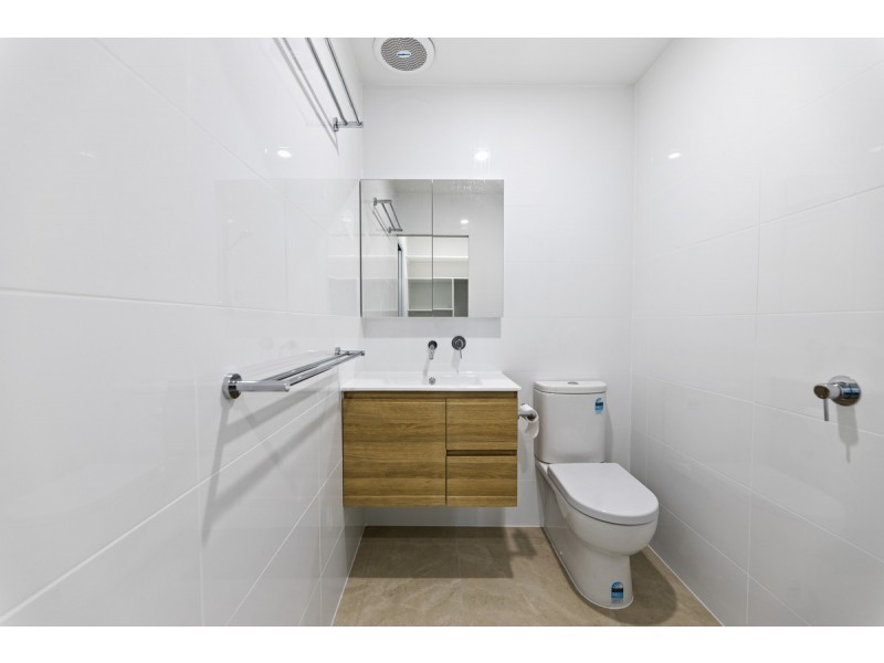 37 North Street, Mount Lofty QLD 4350