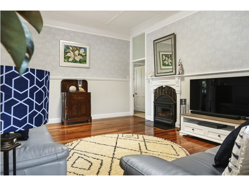 43 Alford Street, Mount Lofty QLD 4350