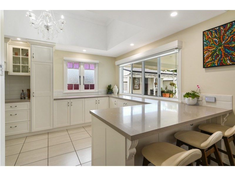 43 Alford Street, Mount Lofty QLD 4350