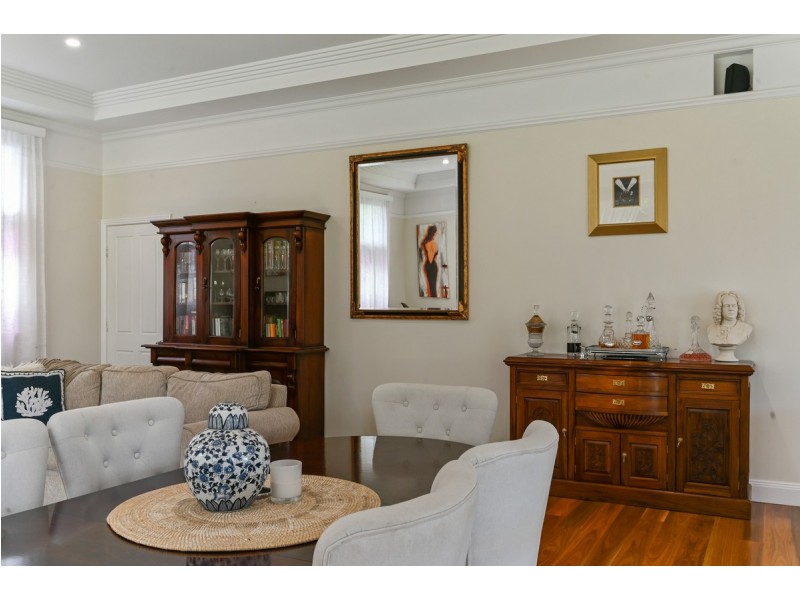 43 Alford Street, Mount Lofty QLD 4350