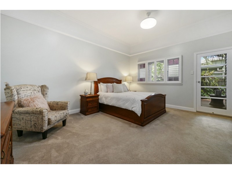 43 Alford Street, Mount Lofty QLD 4350