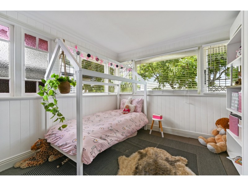 43 Alford Street, Mount Lofty QLD 4350