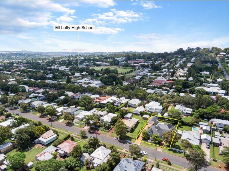 43 Alford Street, Mount Lofty QLD 4350