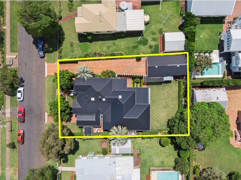 43 Alford Street, Mount Lofty QLD 4350