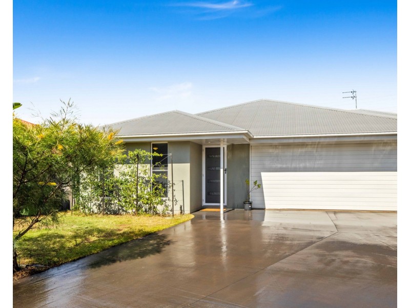 1/24 Sambar Court, Kearneys Spring QLD 4350