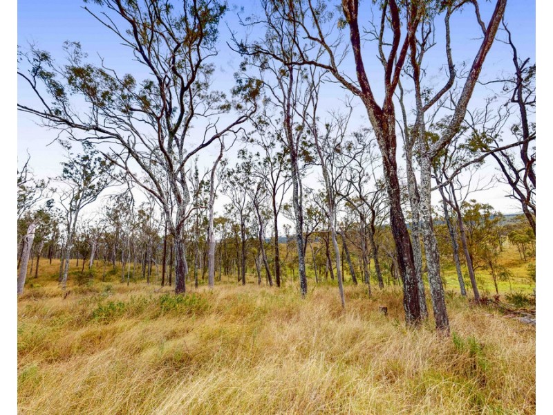 104 Andrews Dip Road, Crows Nest QLD 4355
