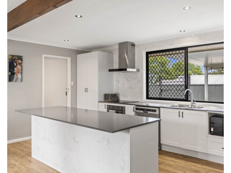 5 Tea Tree Court, Newtown QLD 4350