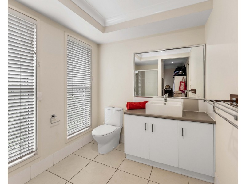 233 Nelson Street, Kearneys Spring QLD 4350