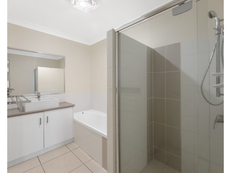 233 Nelson Street, Kearneys Spring QLD 4350