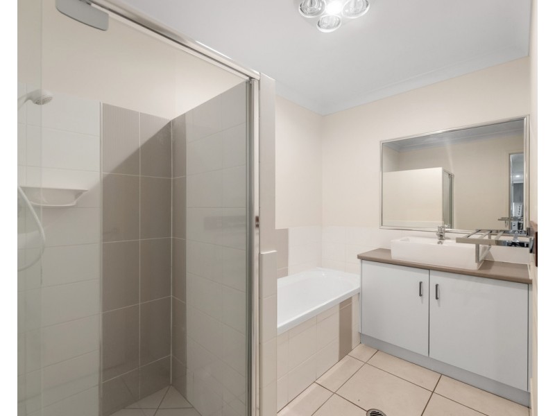 233 Nelson Street, Kearneys Spring QLD 4350