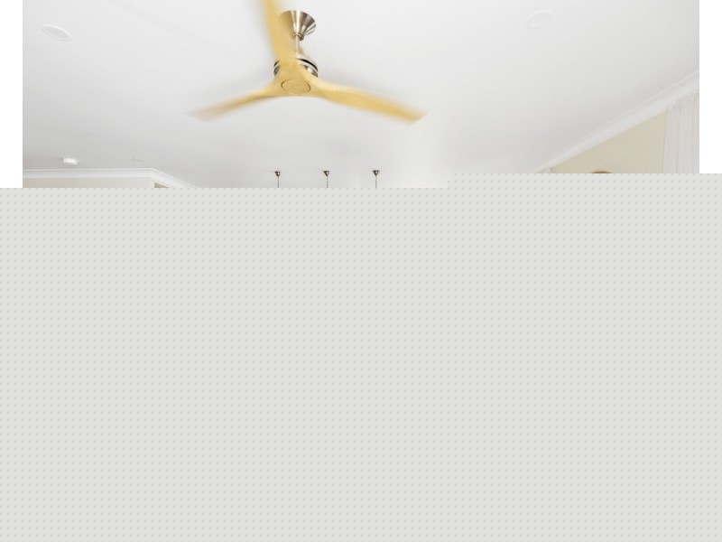 37 North Street, Mount Lofty QLD 4350