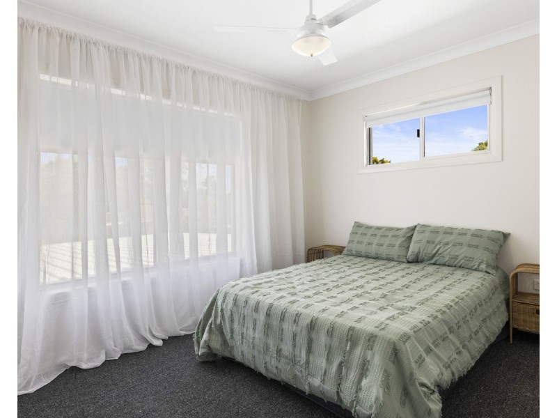 37 North Street, Mount Lofty QLD 4350